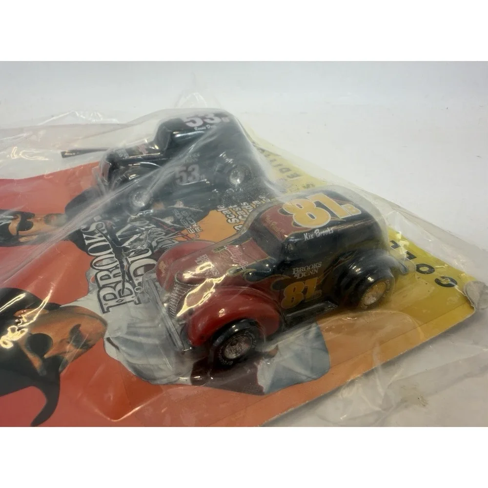 Brooks & Dunn Metal Rodeo 1:43 Diecast Cars Set Sealed NASCAR